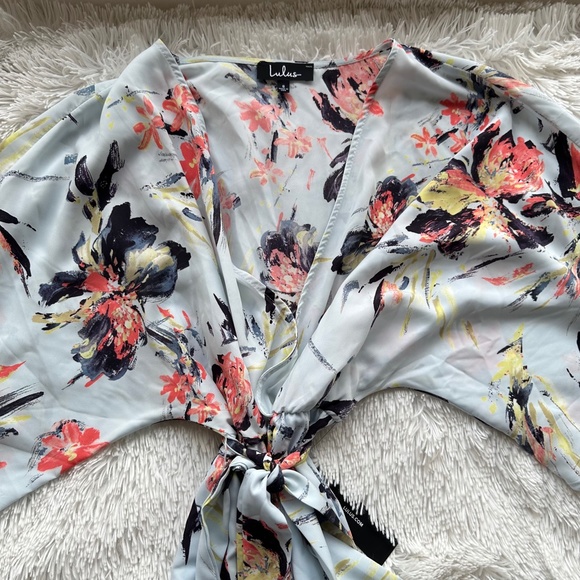 NWT LULU'S Parasio Light Blue Floral Romper With Tie Kimono Size Small S - Picture 4 of 11